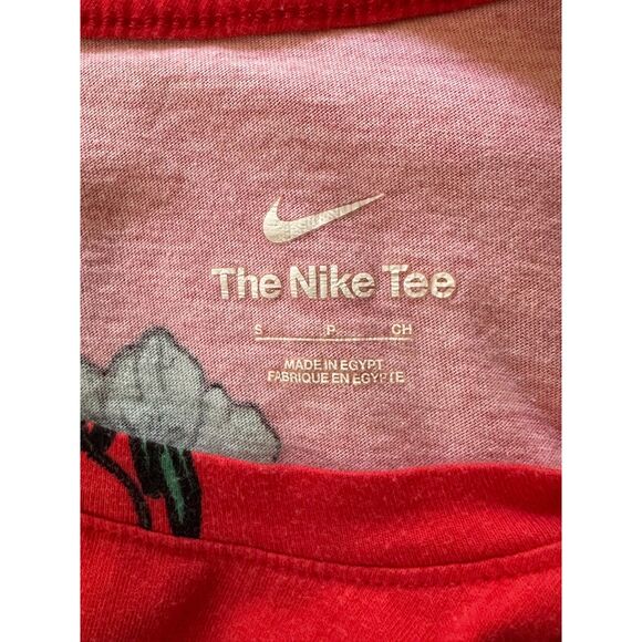 The Nike Tee LOGO Red Tropical Basketball Hawaiian Size S All Over Print Men's - Picture 2 of 3